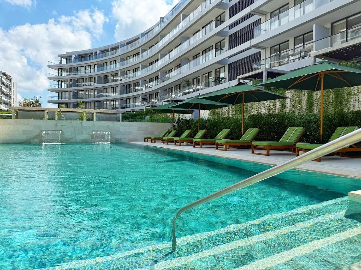 Magnificent - - Jacuzzis!