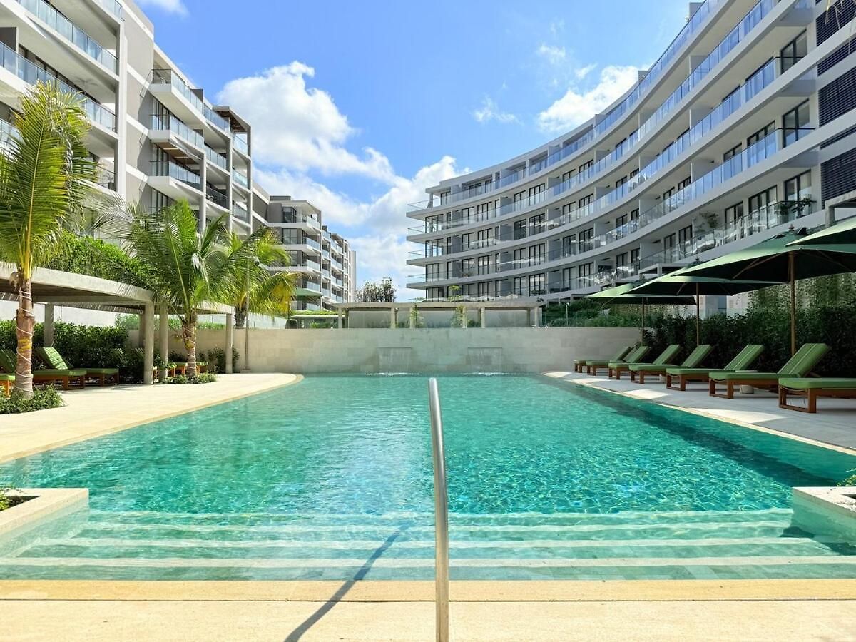 Magnificent - - Jacuzzis! *