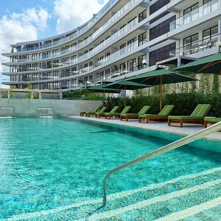 Magnificent - - Jacuzzis!