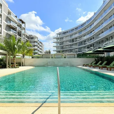 Magnificent - - Jacuzzis! *
