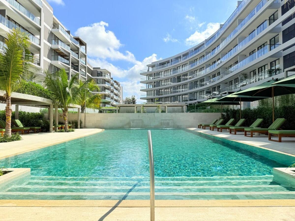 Magnificent - - Jacuzzis! *