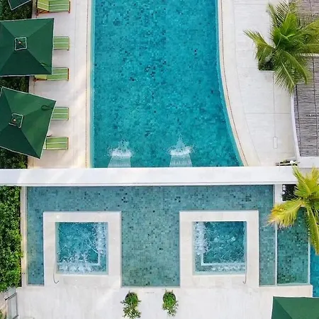 Magnificent - - Jacuzzis!