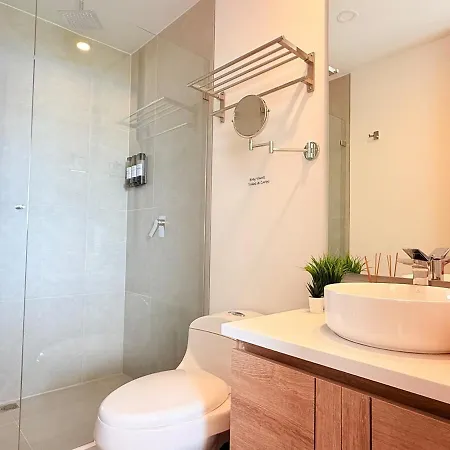 Magnificent - - Jacuzzis! Apartment