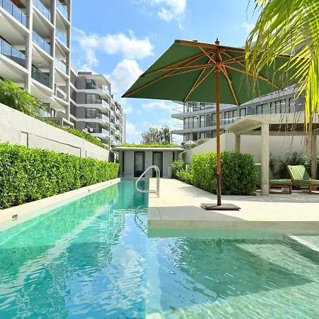 Magnificent - - Jacuzzis! Apartment